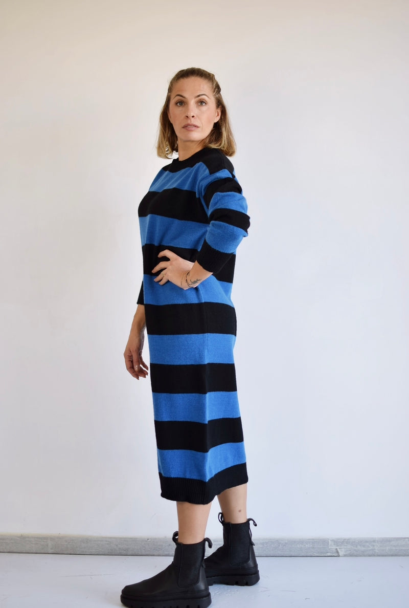 COMPANIA FANTASTICA Abito in maglia con righe blu e nere