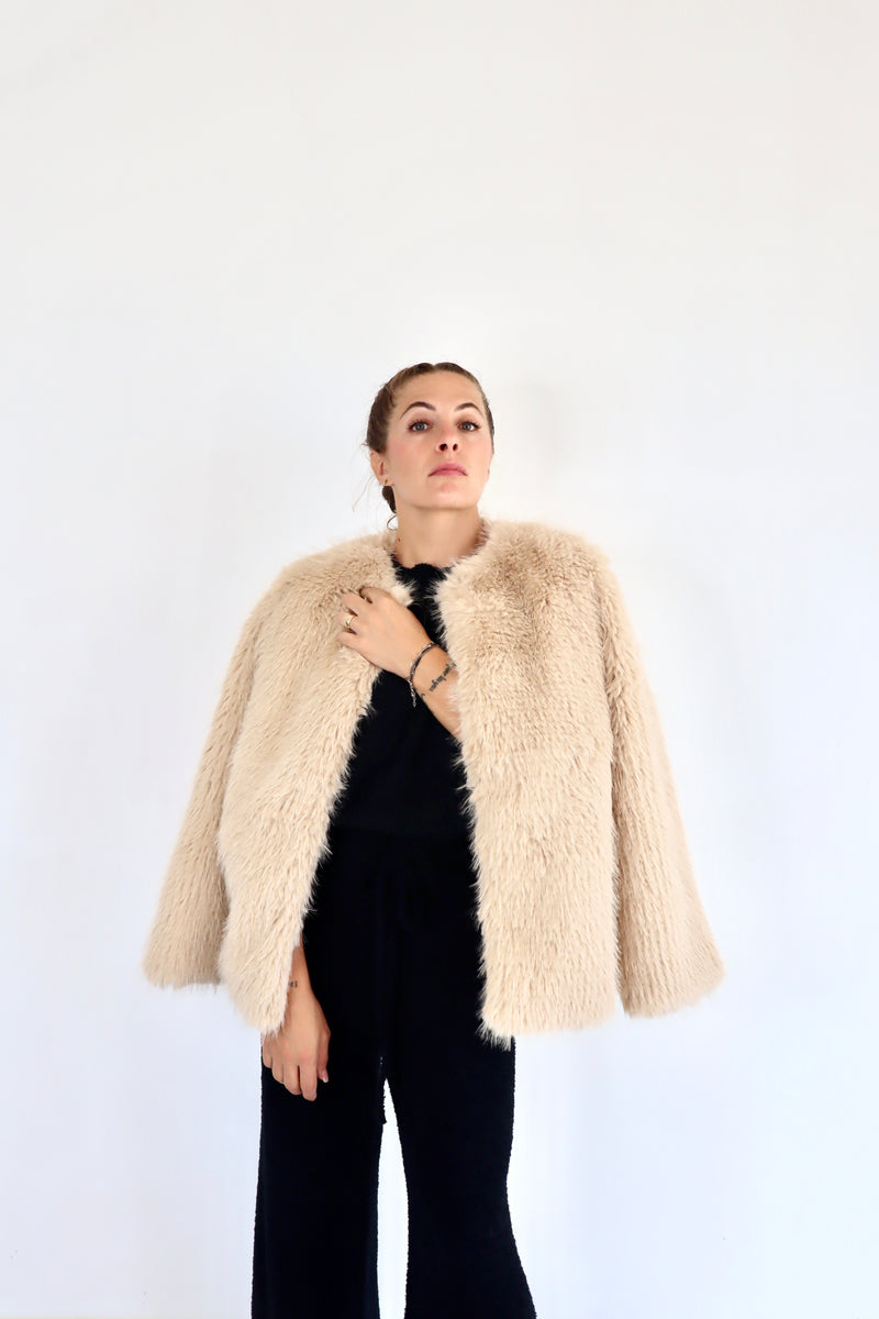 MOLLY BRACKEN Eco-pelliccia beige con chiusura a gancio