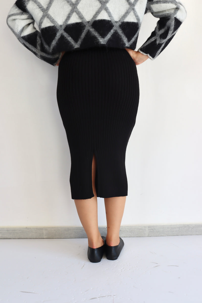 MOLLY BRACKEN Longuette nera a costine