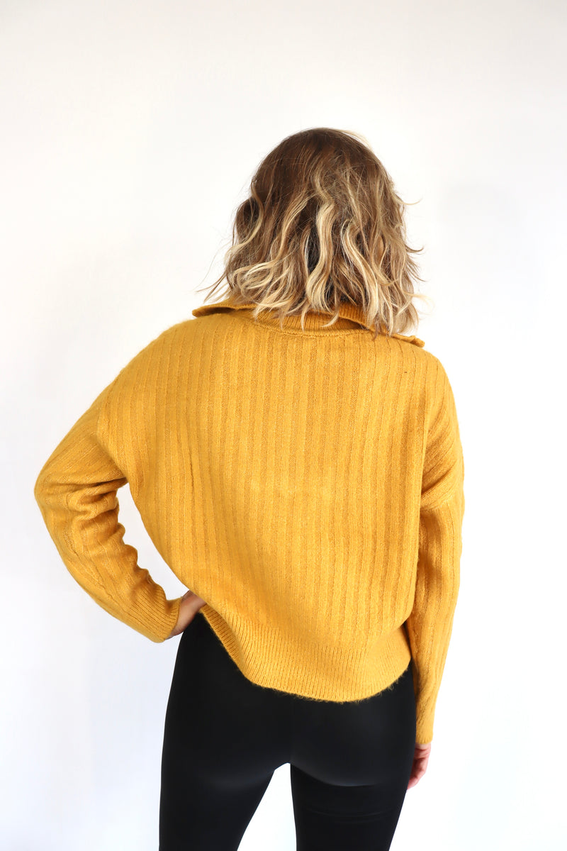 MOLLY BRACKEN Maglia gialla a collo alto