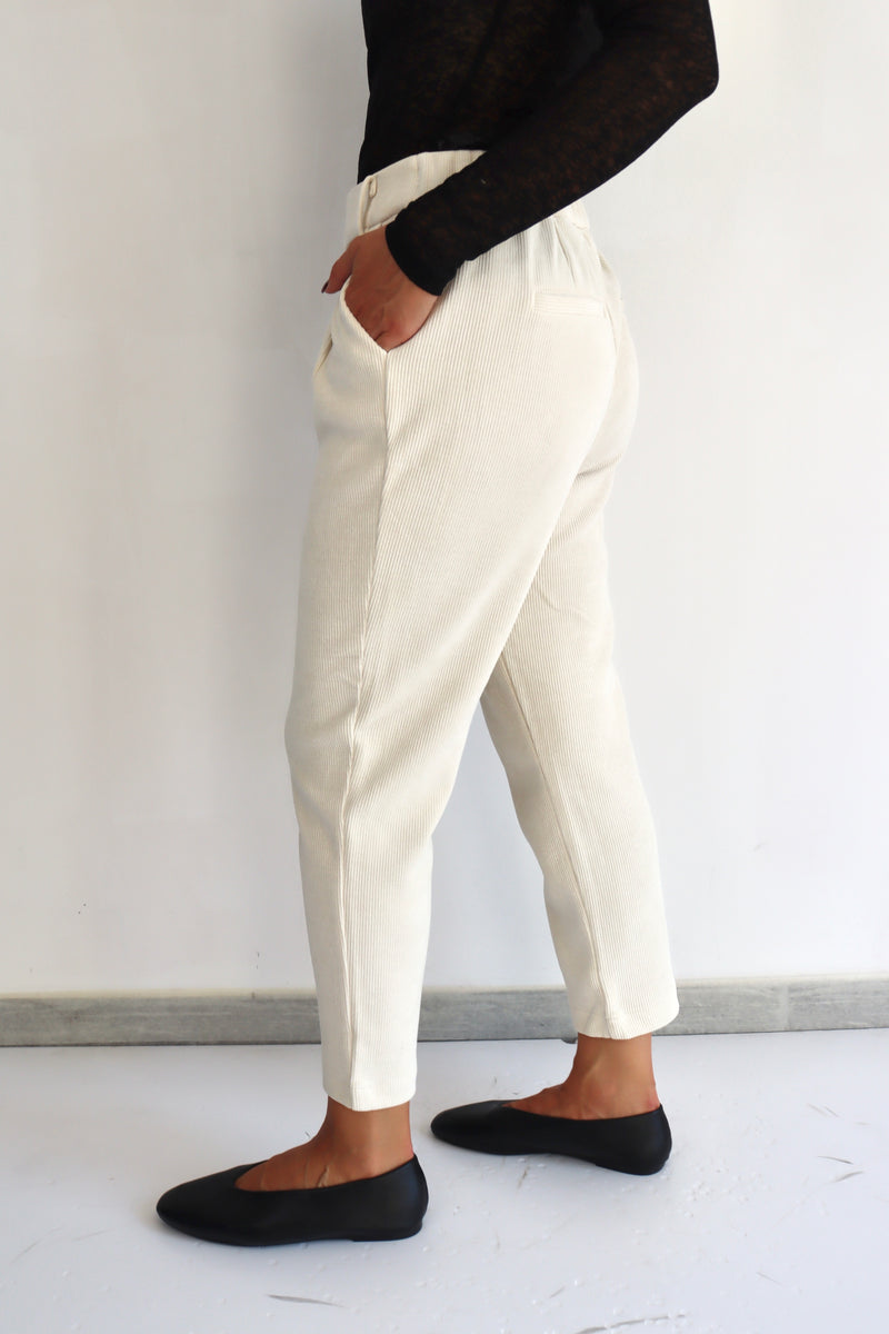 MOLLY BRACKEN Pantalone morbido a costine bianco