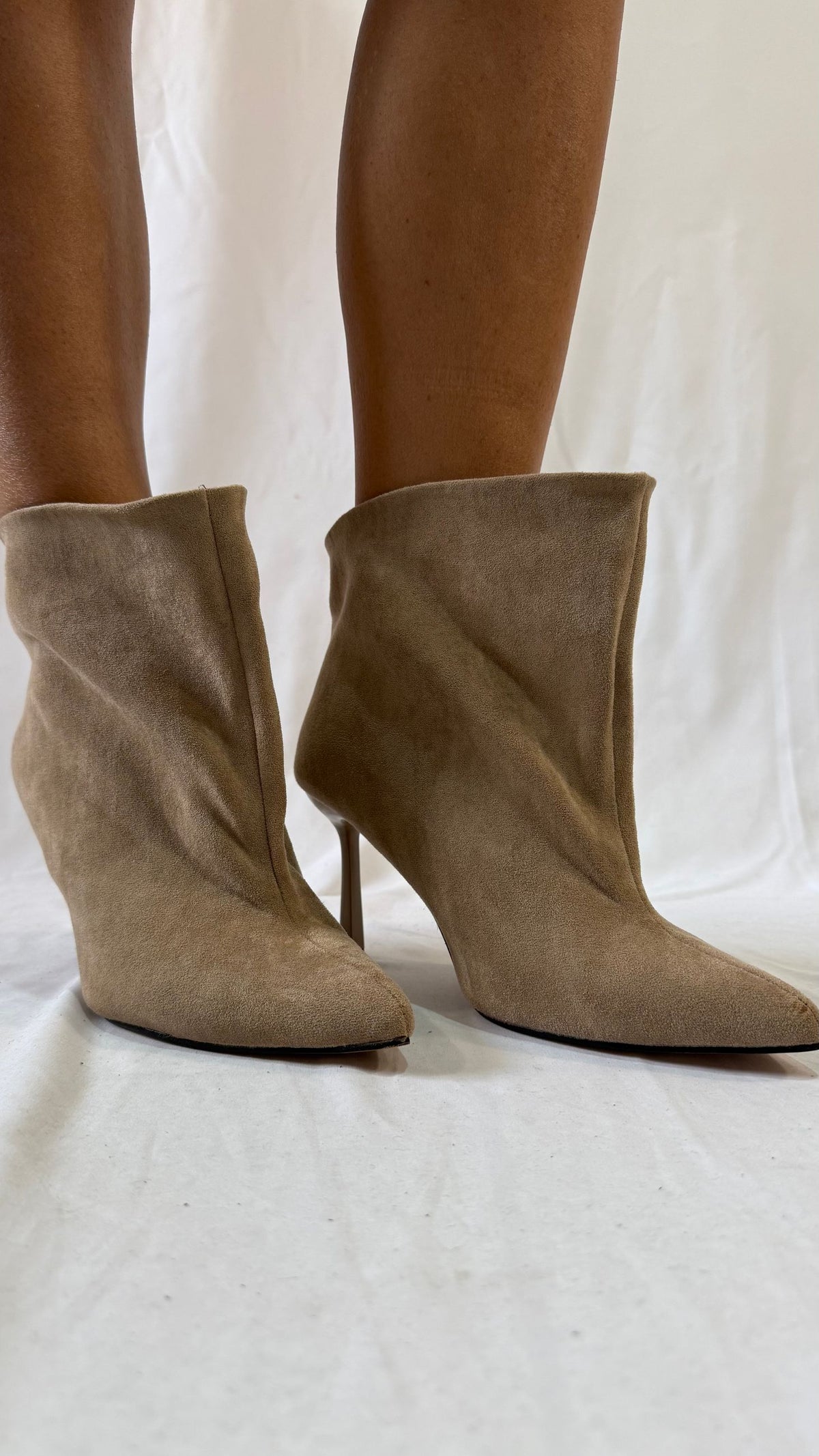 Stivaletto tacco scamosciato Safe Concept Store