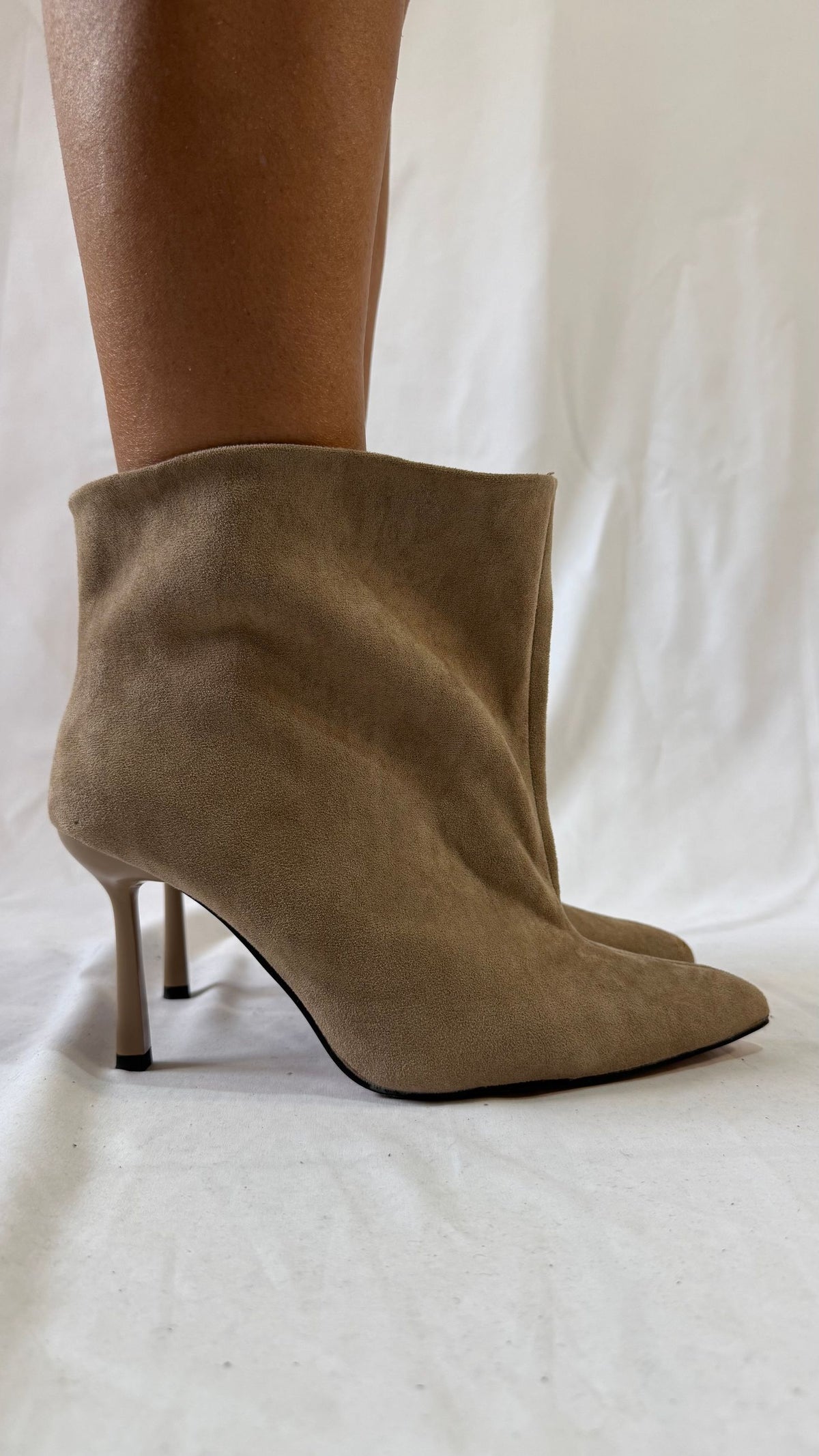 Stivaletto tacco scamosciato Safe Concept Store